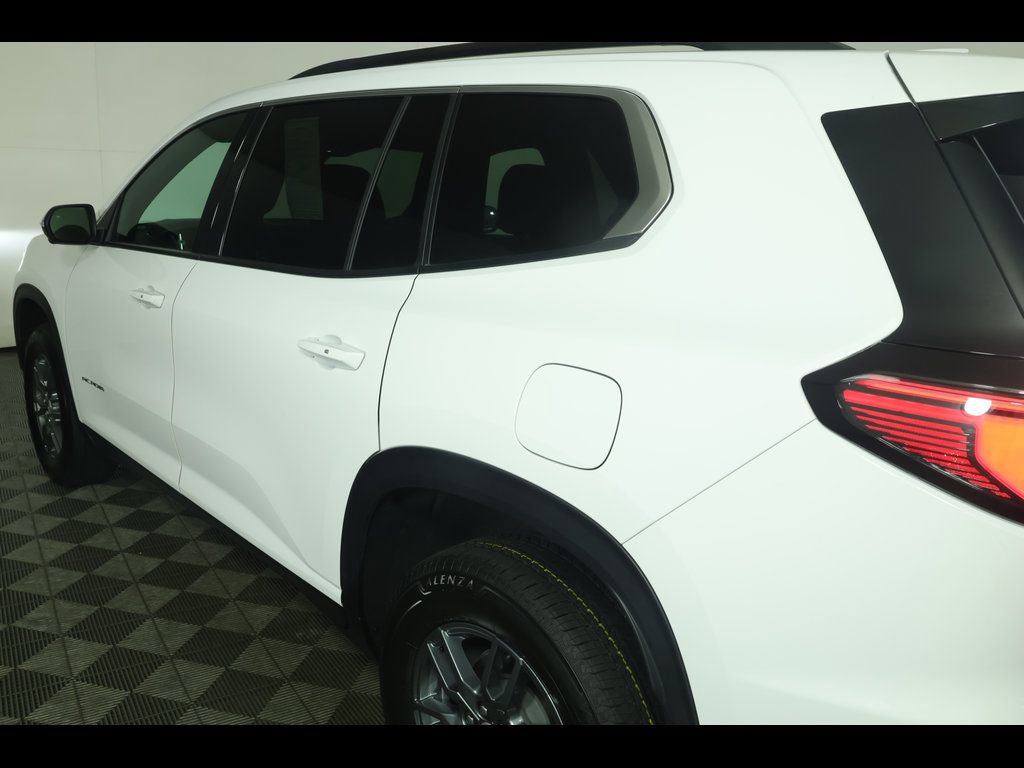 Used 2025 GMC Acadia Elevation image 17