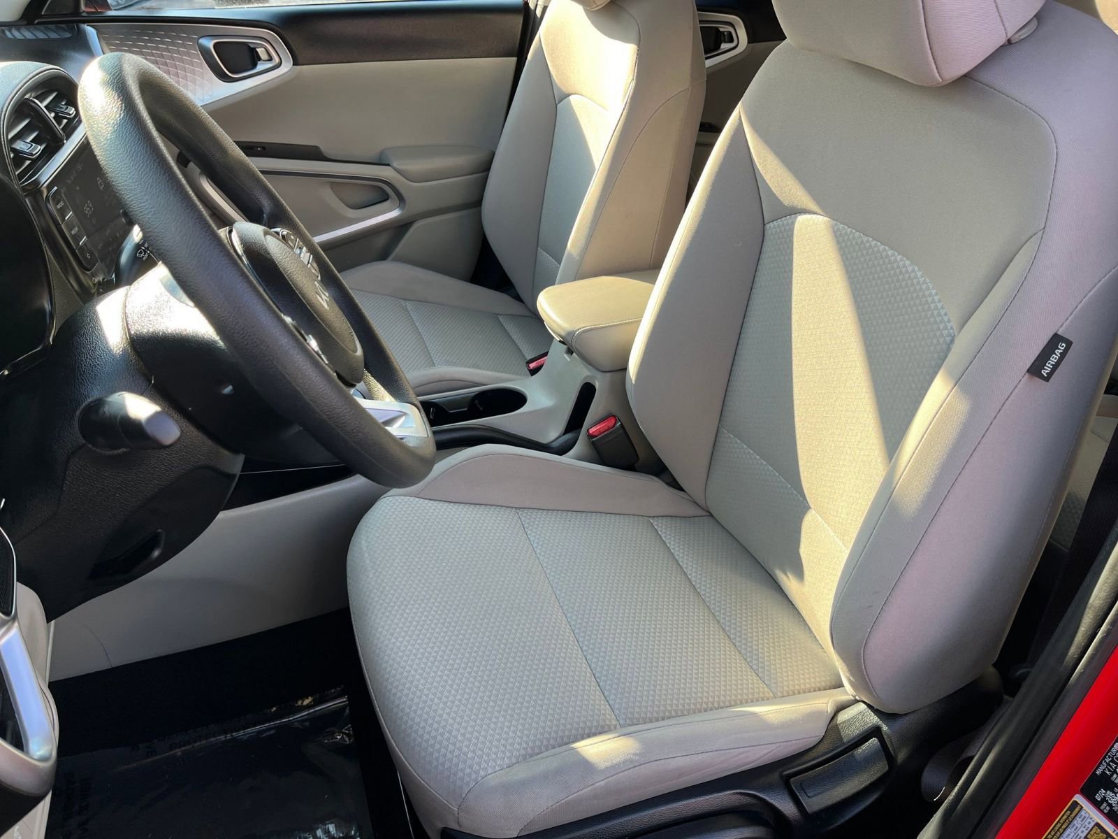 Used 2025 Kia Soul LX w/ LX Technology Package image 32