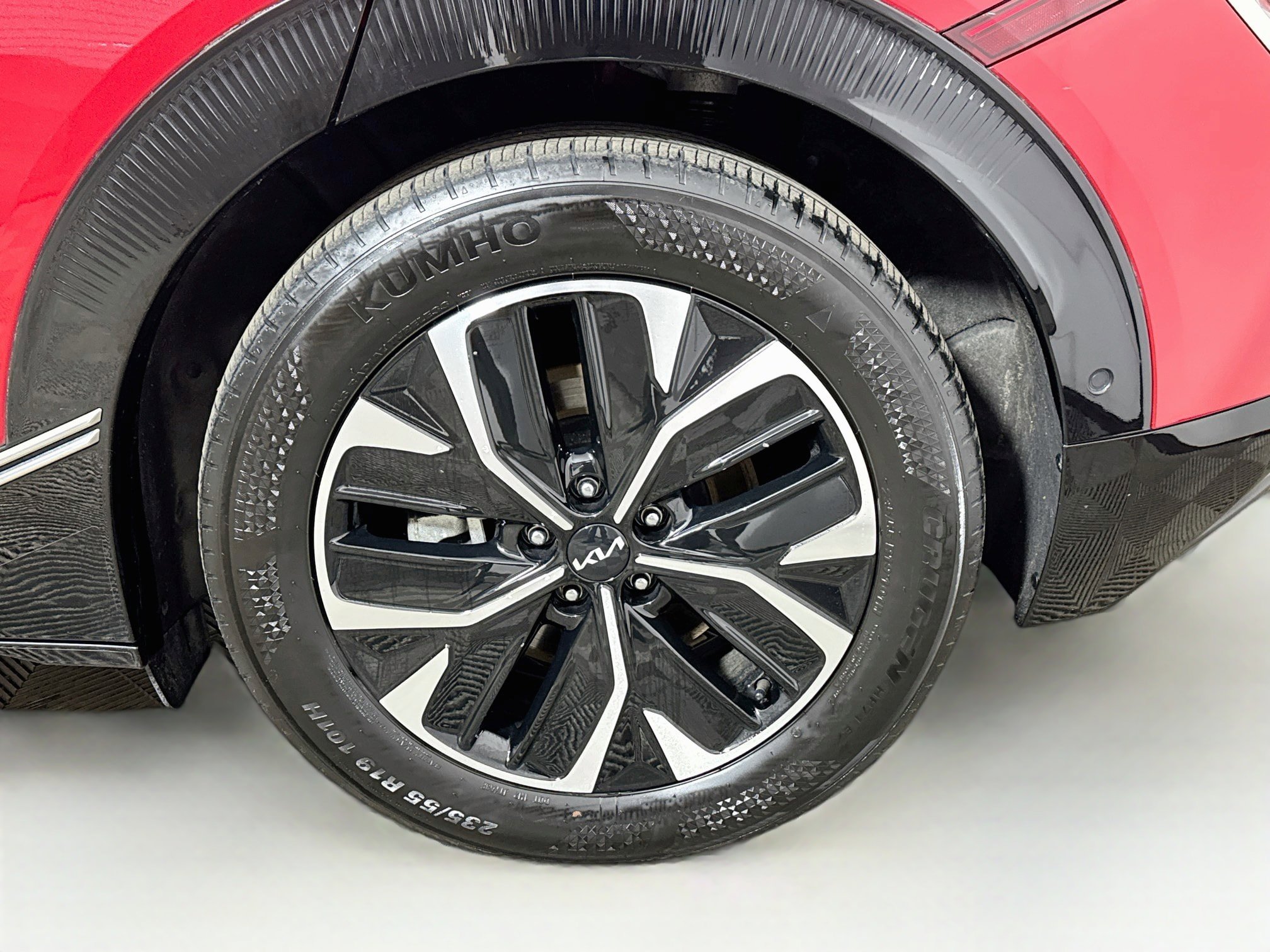 Used 2023 Kia EV6 Wind w/ Wind Technology Package AWD/4WD image 29