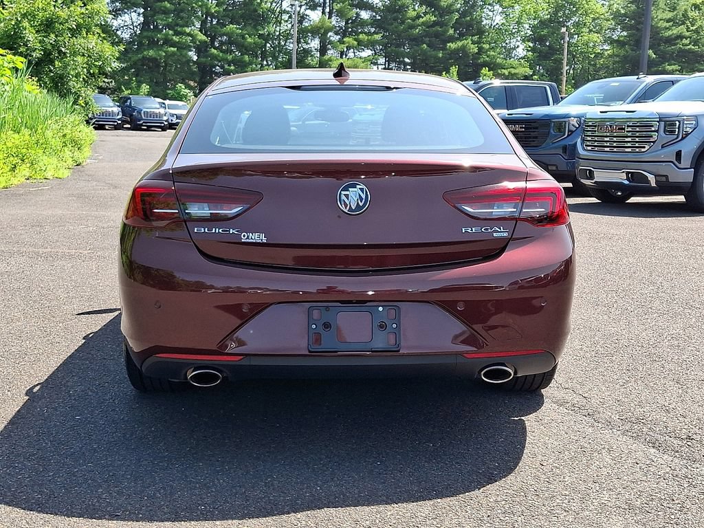 Certified 2018 Buick Regal Essence w/ Driver Confidence Package #1 AWD/4WD image 5