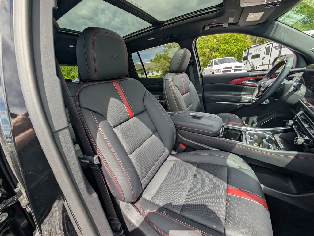 Used 2026 Chevrolet Traverse RS w/ LPO, Floor Liner Package AWD/4WD image 17