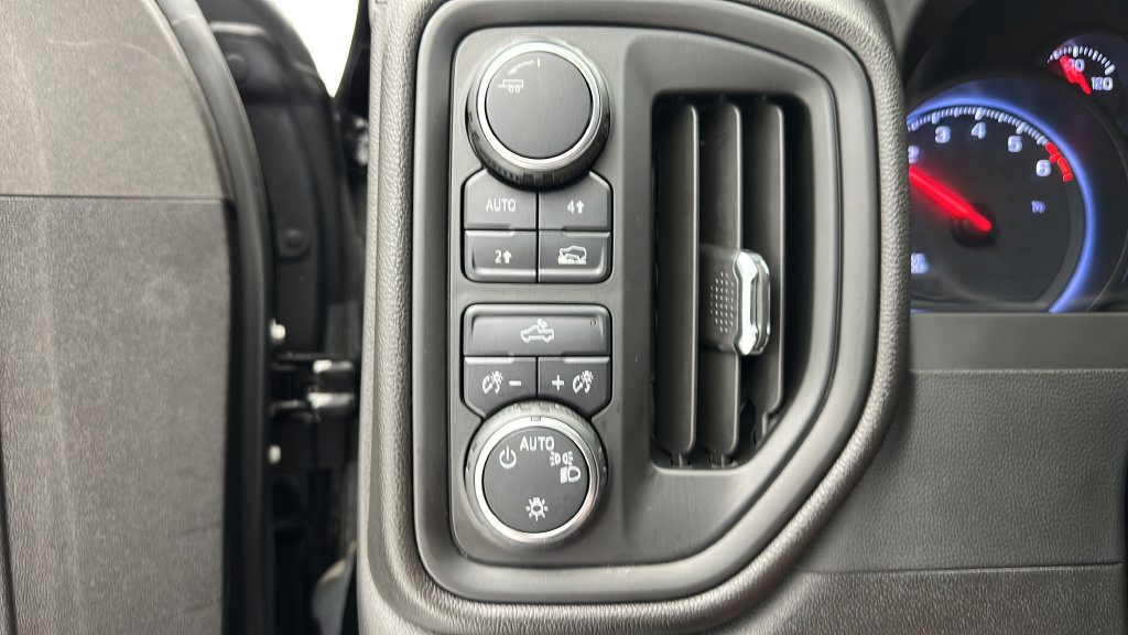 Used 2023 Chevrolet Silverado 1500 Custom AWD/4WD image 21