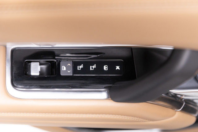 Used 2023 Land Rover Range Rover SE image 53