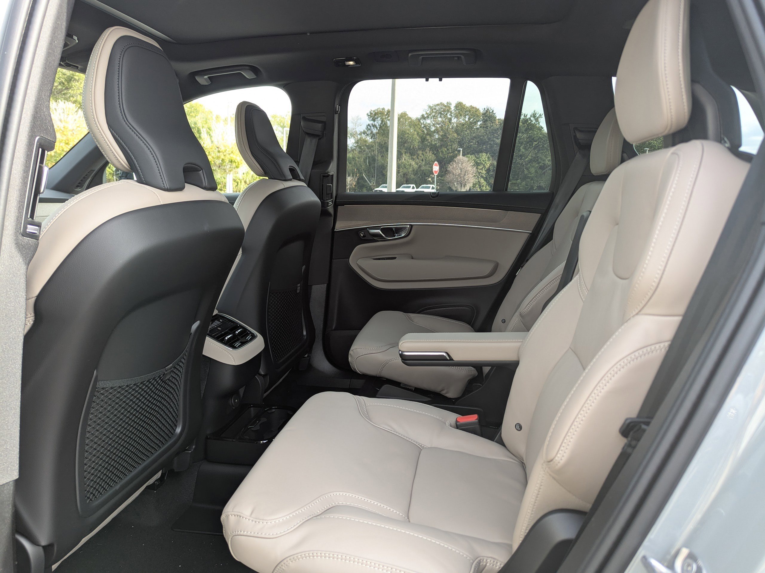 New 2026 Volvo XC90 B6 Ultra w/ Protection Package image 15