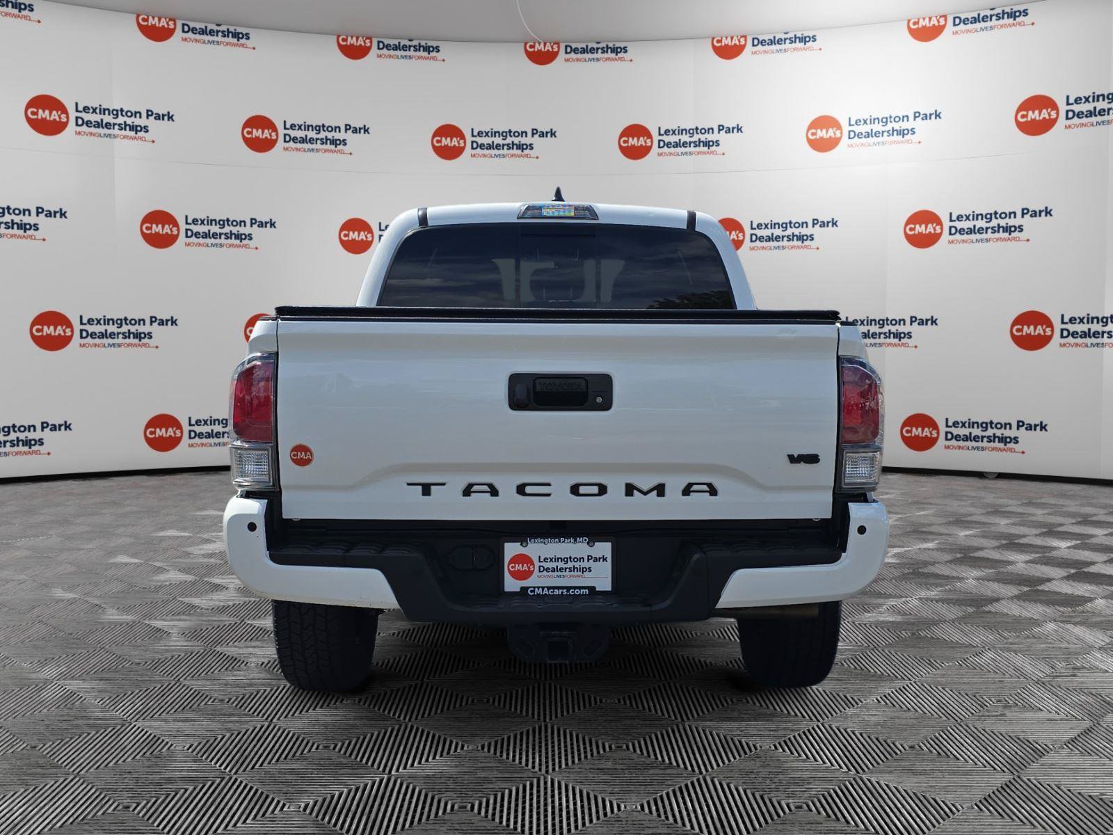 Used 2022 Toyota Tacoma TRD Off-Road w/ Technology Package AWD/4WD image 6