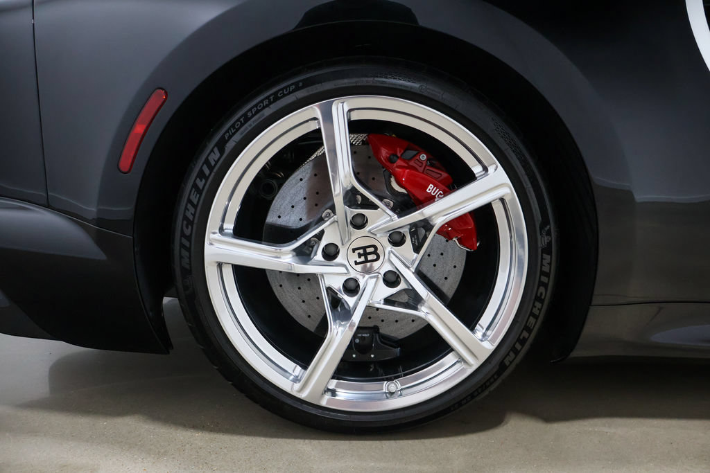 Used 2022 Bugatti Chiron Super Sport AWD/4WD image 27