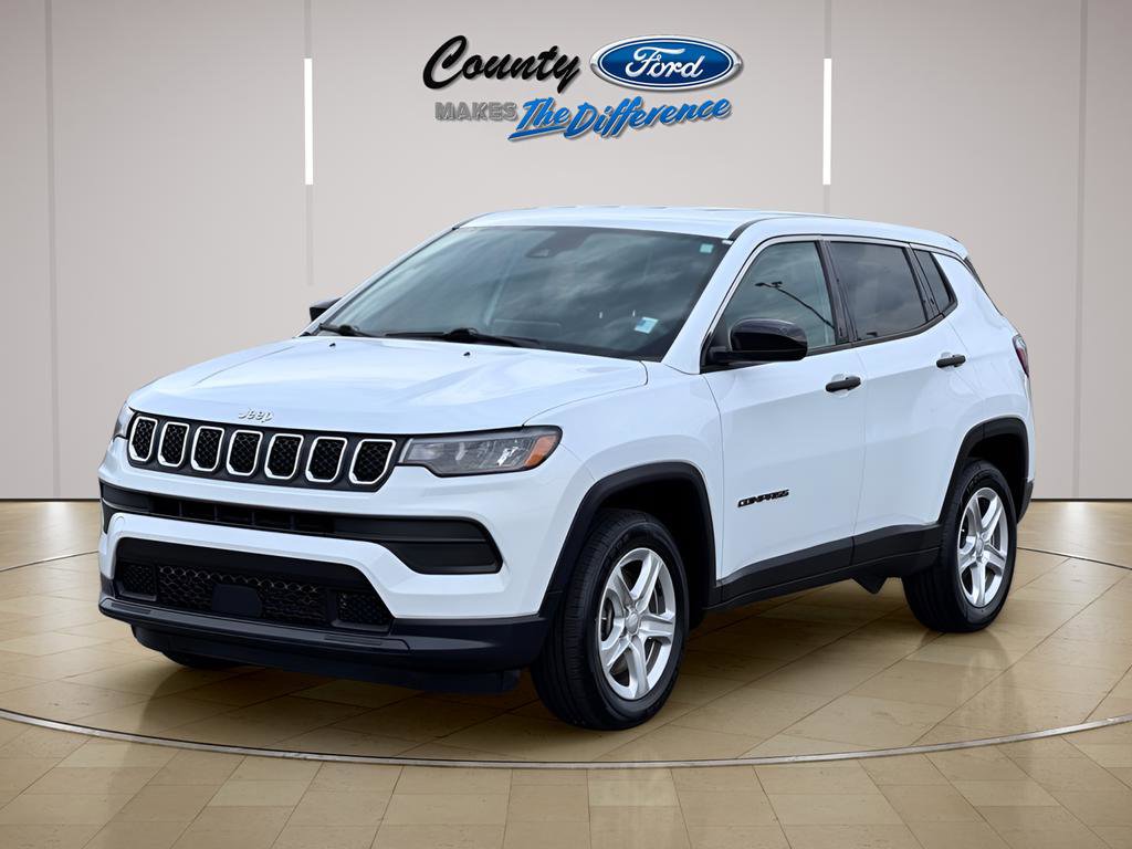 Used 2023 Jeep Compass Sport AWD/4WD image 2