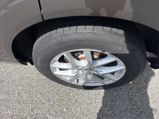 Used 2018 Volvo XC60 T5 Momentum w/ Vision Package AWD/4WD image 18
