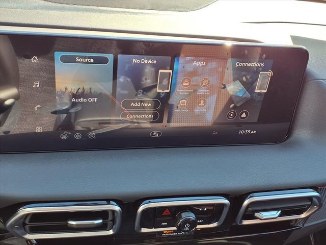 New 2026 Nissan Sentra SR w/ Floor Mat Package FWD image 14