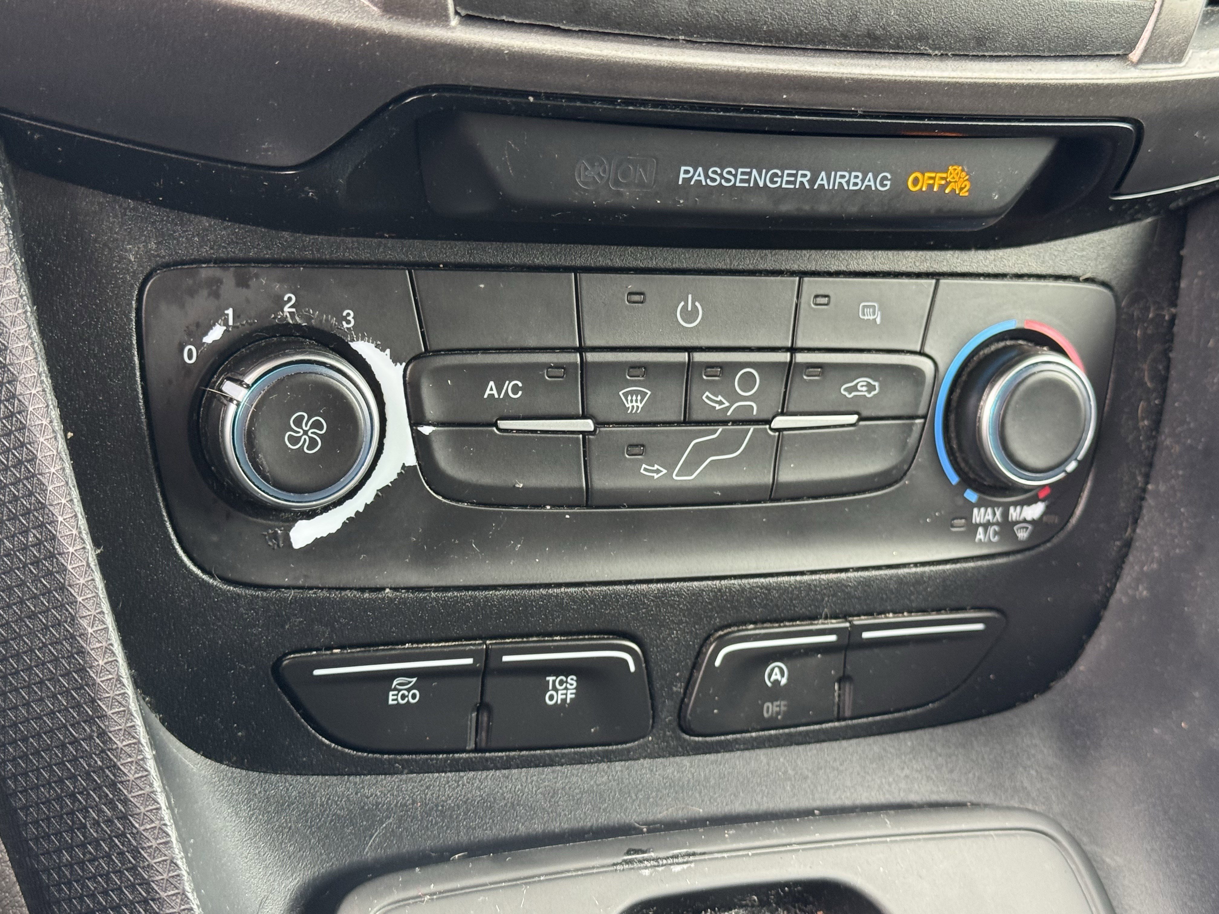 Used 2020 Ford Transit Connect XL image 9