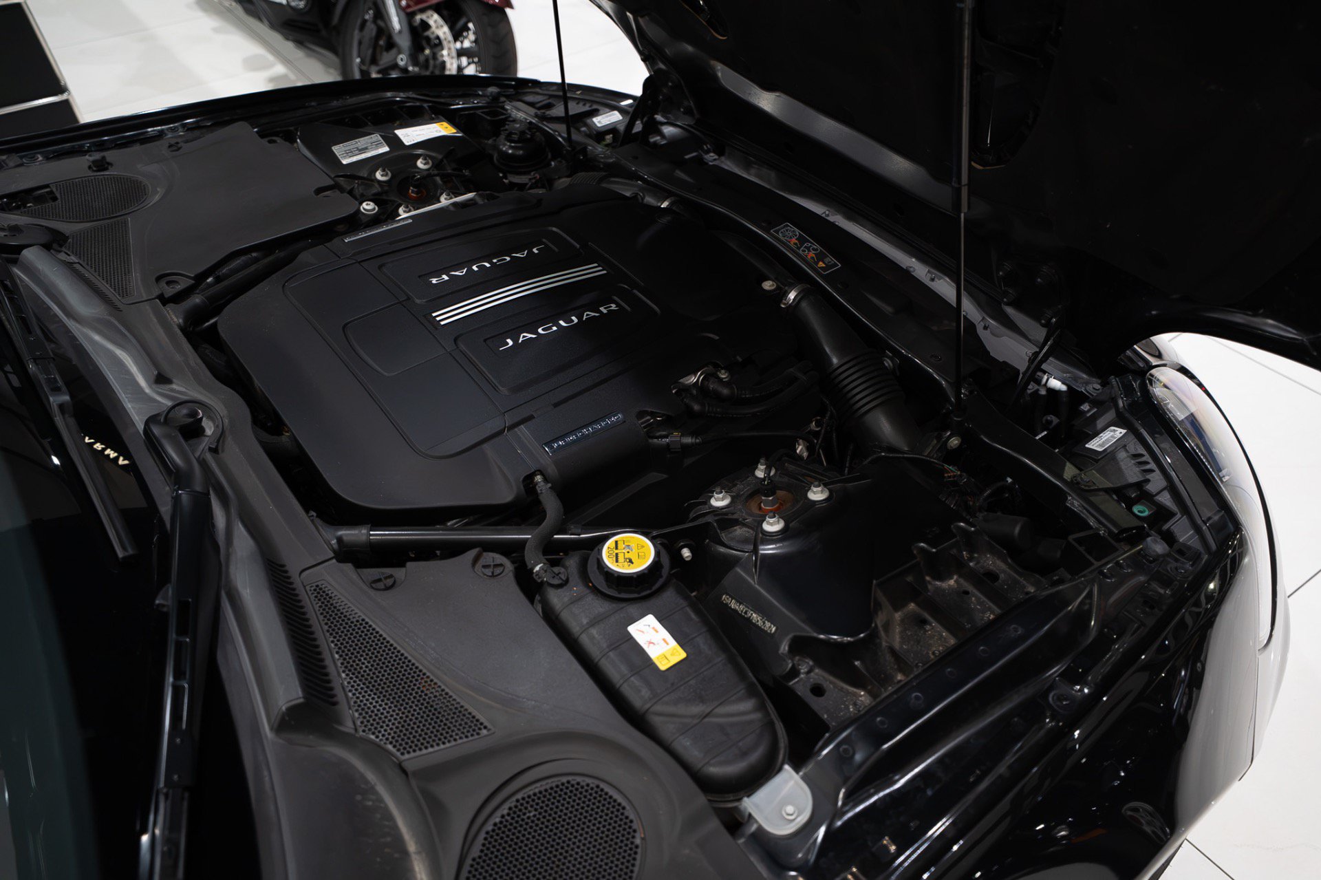 Used 2015 Jaguar XKR R RWD image 57