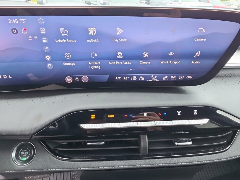 Used 2025 Buick Enclave Avenir w/ Super Cruise Package FWD image 29