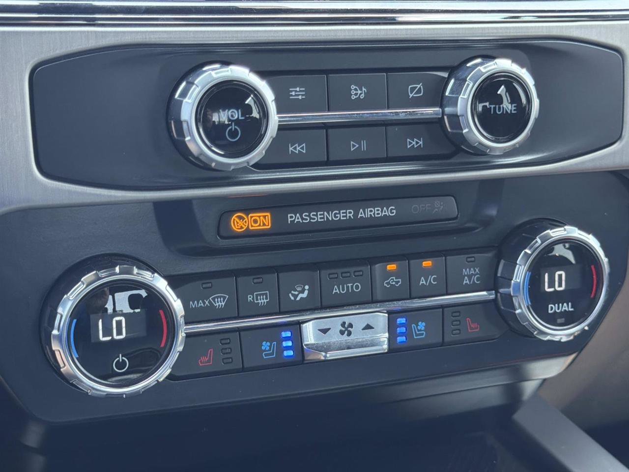Used 2022 Ford F350 Platinum AWD/4WD image 18