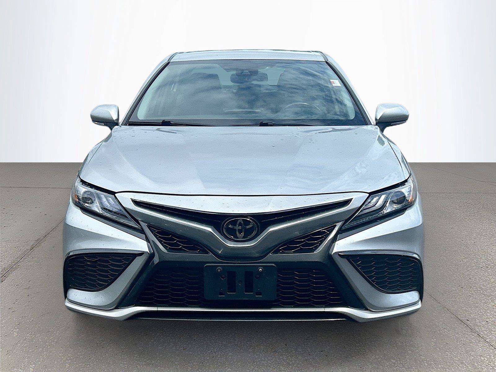 Used 2024 Toyota Camry XSE FWD image 8