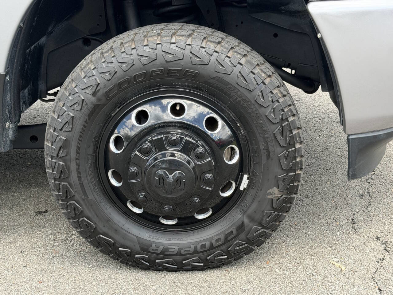 Used 2024 RAM 3500 Big Horn w/ Night Edition AWD/4WD image 15