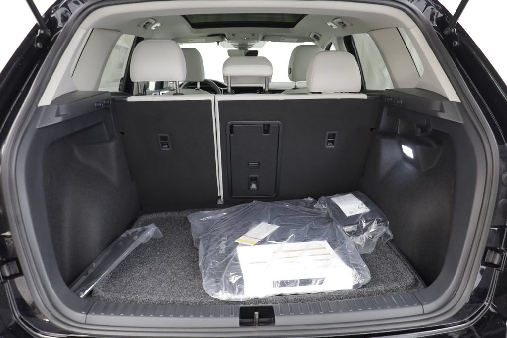 New 2026 Volkswagen Taos SE AWD/4WD image 18