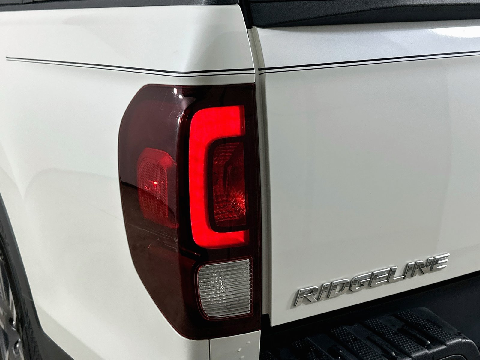 Used 2017 Honda Ridgeline RTL image 11