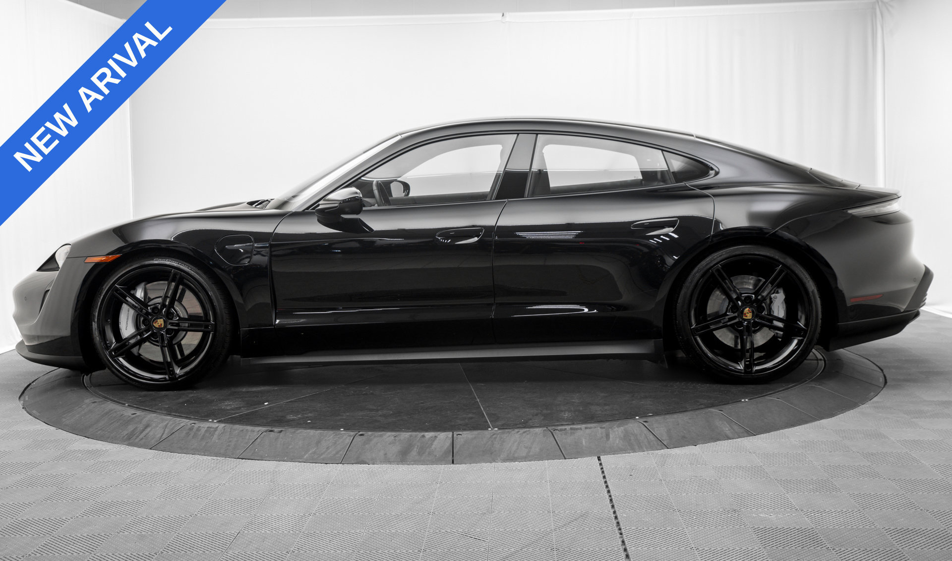 Used 2021 Porsche Taycan 4S AWD/4WD image 4