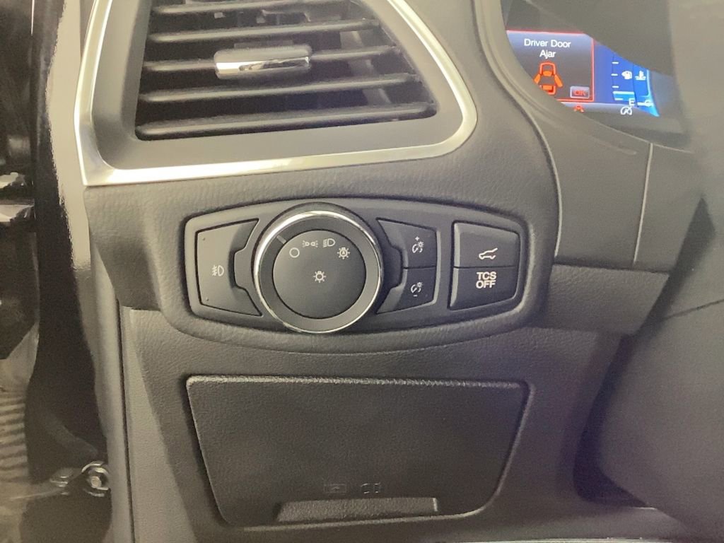 Used 2022 Ford Edge Titanium image 25