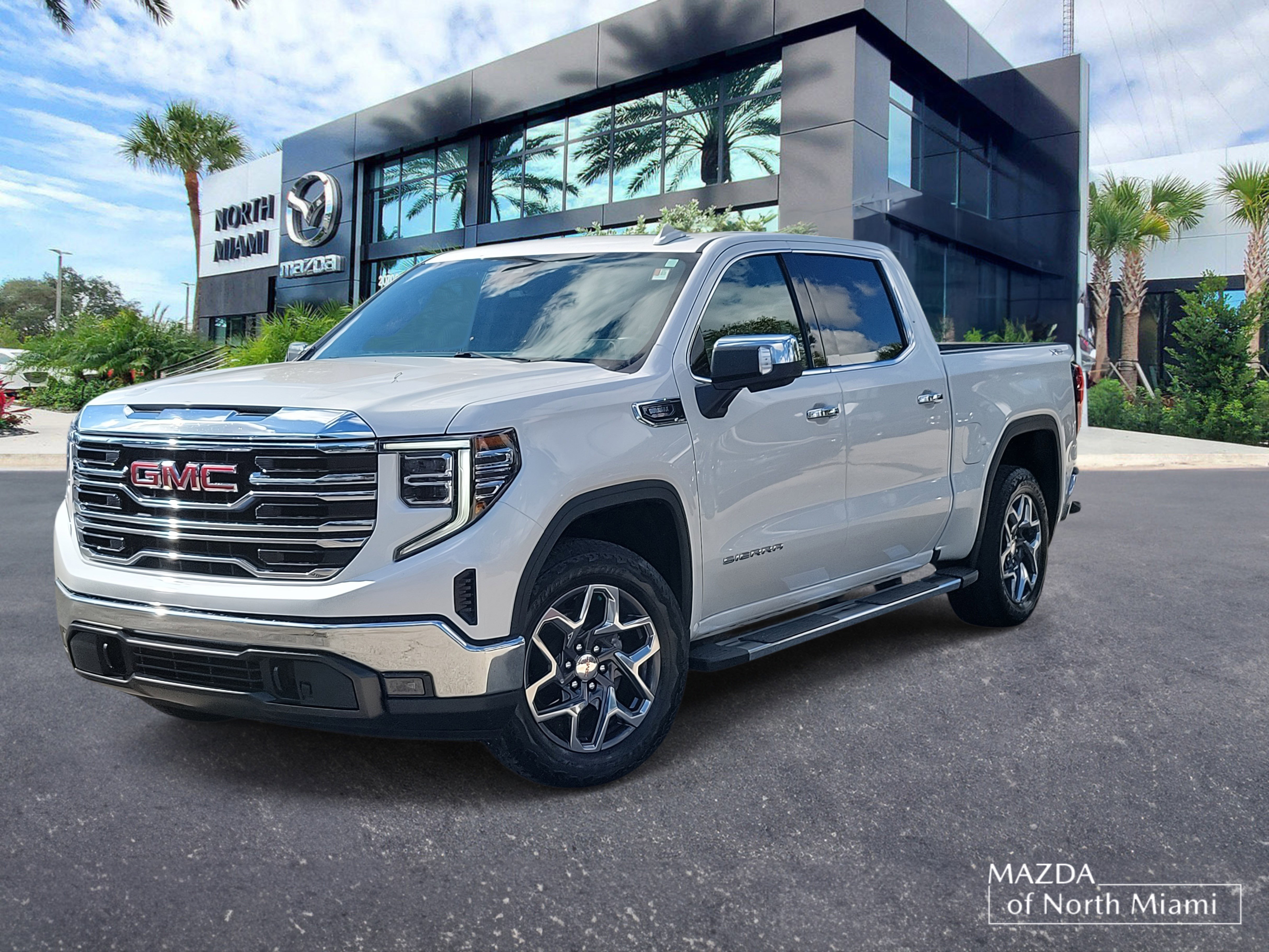 Used 2023 GMC Sierra 1500 SLT w/ SLT Premium Package image 1