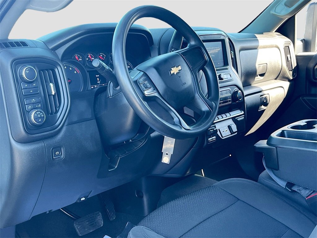 Used 2021 Chevrolet Silverado 2500 Custom w/ Custom Value Package image 9