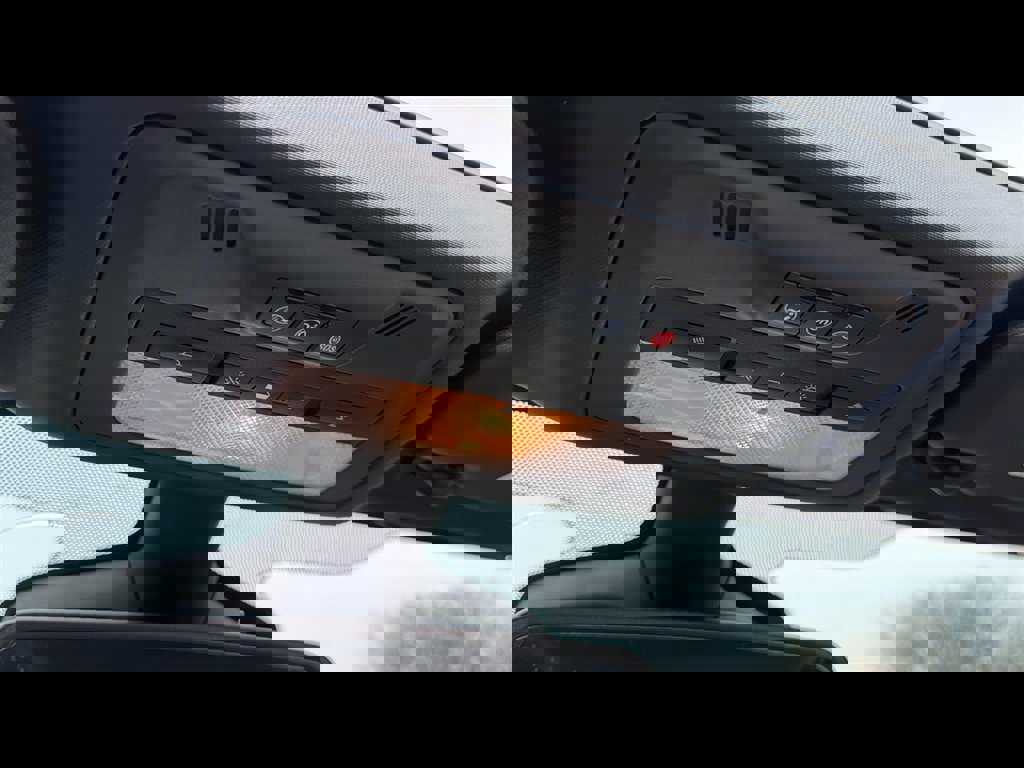 Used 2019 Buick Cascada Premium image 17