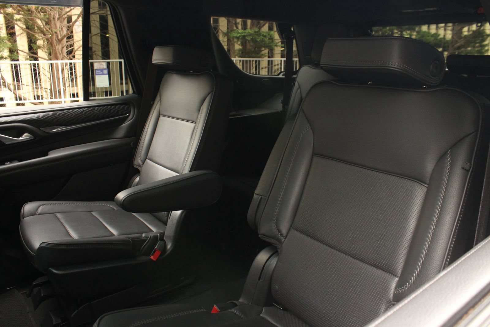 Used 2022 GMC Yukon Denali AWD/4WD image 18