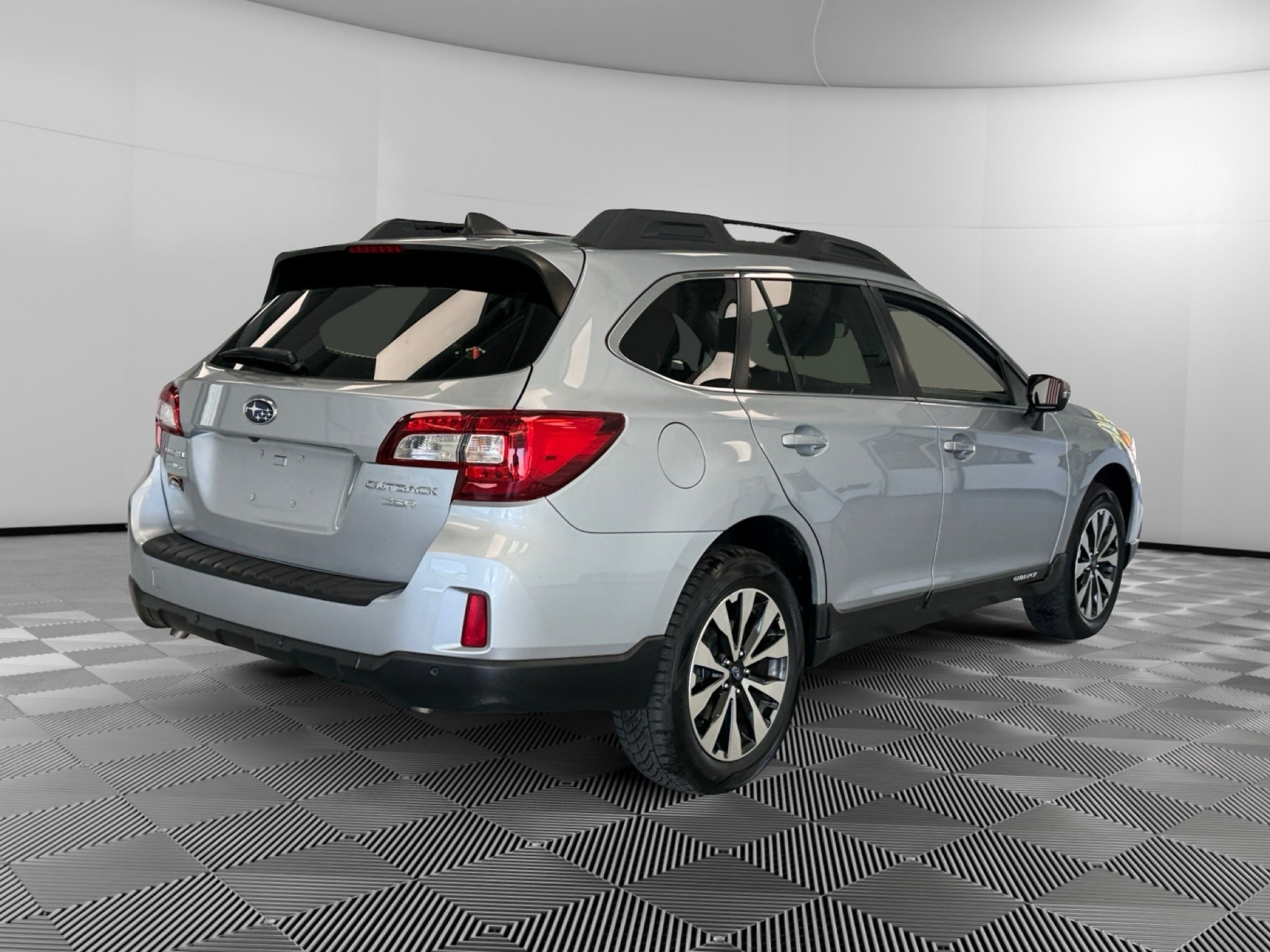 Used 2017 Subaru Outback 3.6R Limited AWD/4WD image 8