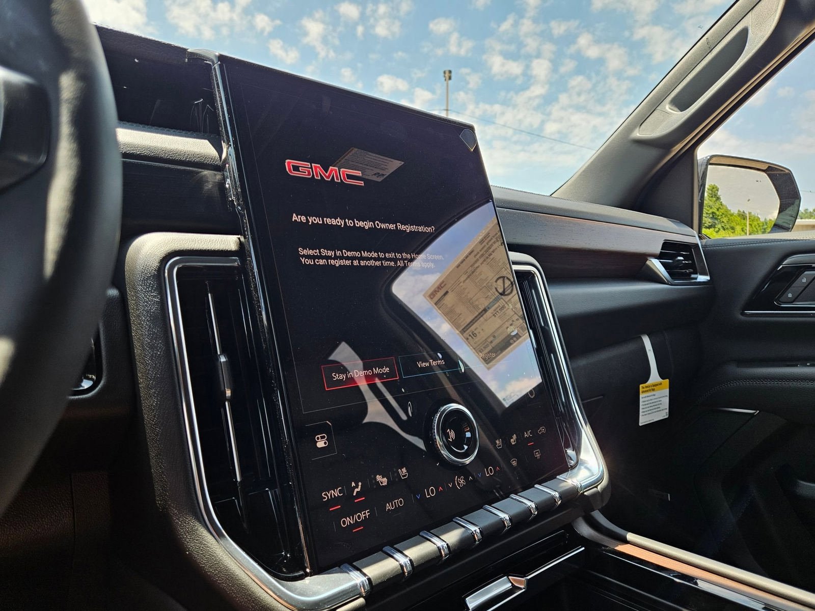 New 2026 GMC Yukon Denali AWD/4WD image 15