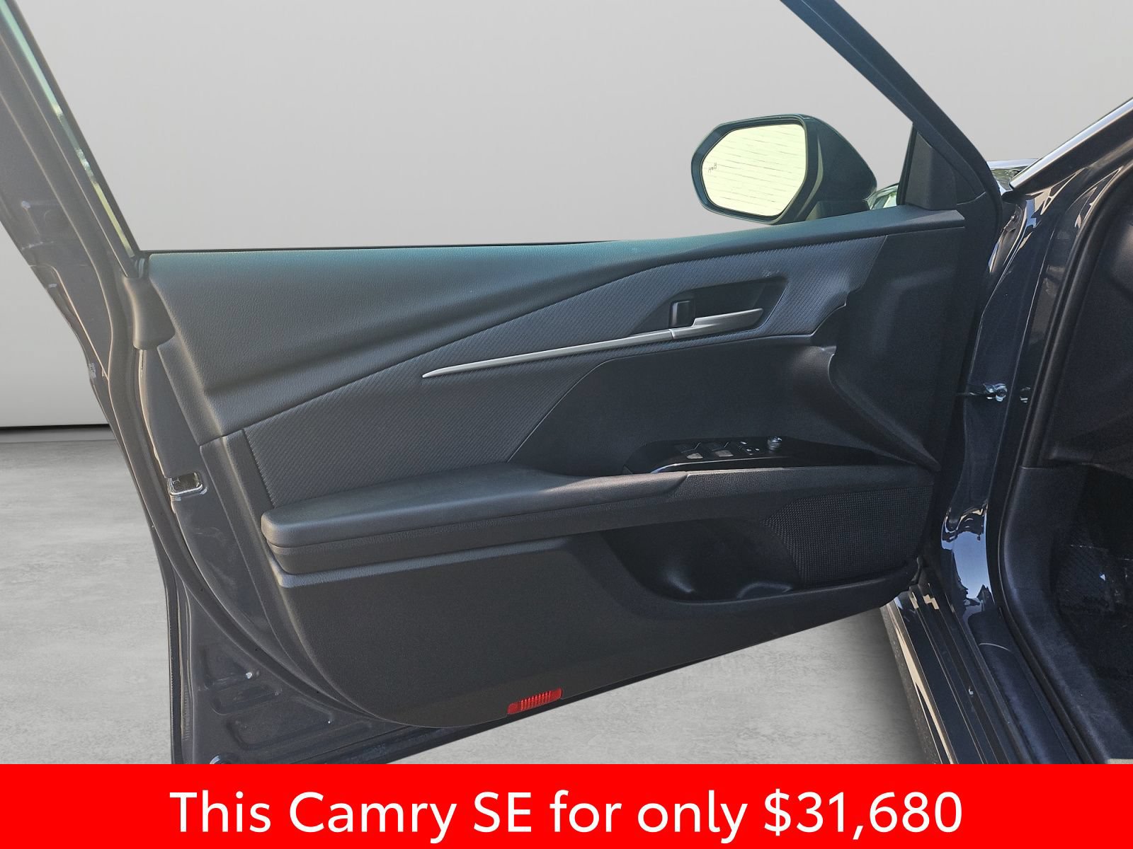 Used 2025 Toyota Camry SE FWD image 34