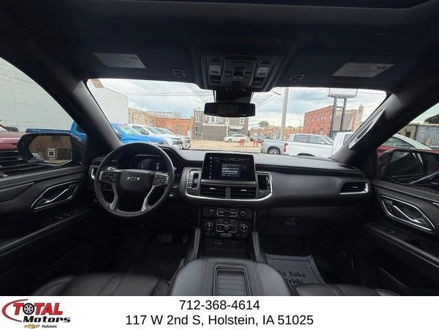 Certified 2024 Chevrolet Suburban RST w/ Luxury Package AWD/4WD image 19
