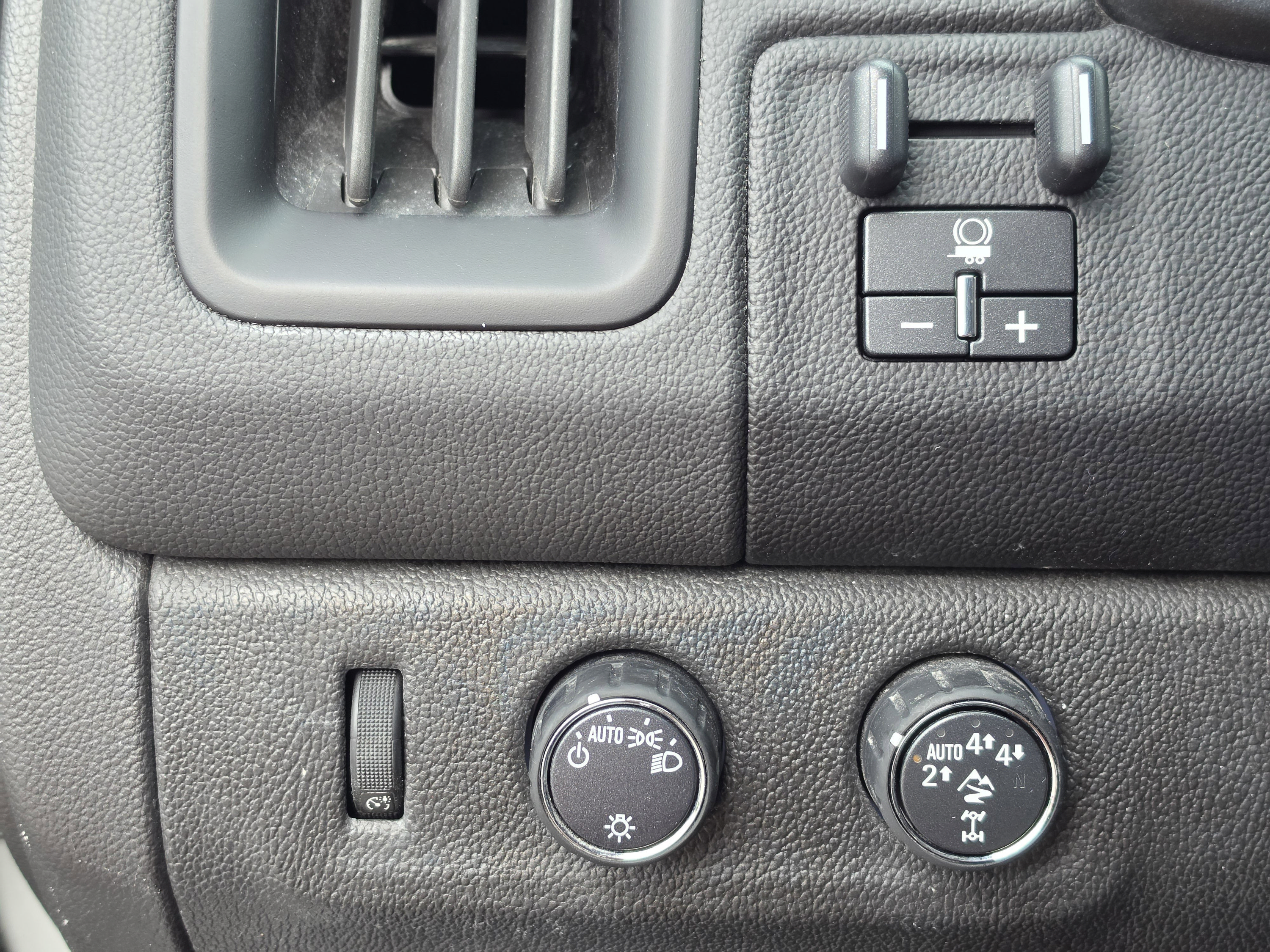 Used 2020 Chevrolet Colorado ZR2 AWD/4WD image 30