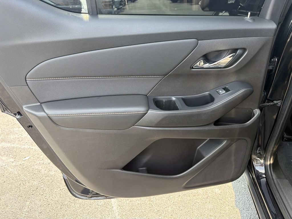 Used 2021 Chevrolet Traverse Premier w/ Redline Edition FWD image 14