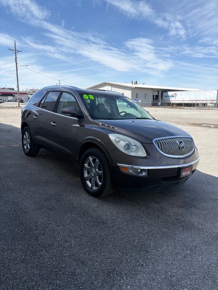 Used 2008 Buick Enclave CXL w/ Entertainment Package #1 FWD image 2