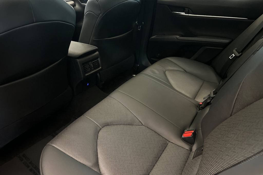 Used 2021 Toyota Camry XLE w/ Navigation Package FWD image 12