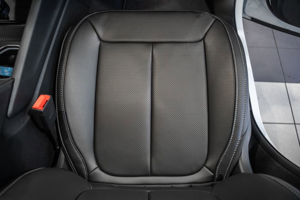 New 2025 Jeep Grand Cherokee L Limited w/ Luxury Tech Group II image 31