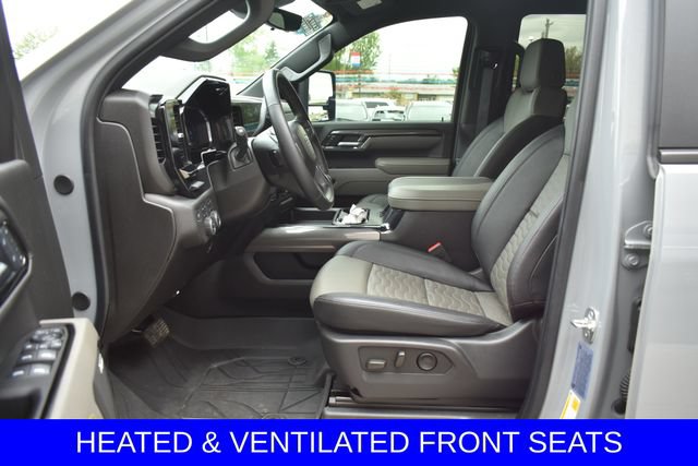 Used 2025 Chevrolet Silverado 2500 ZR2 w/ Technology Package AWD/4WD image 4