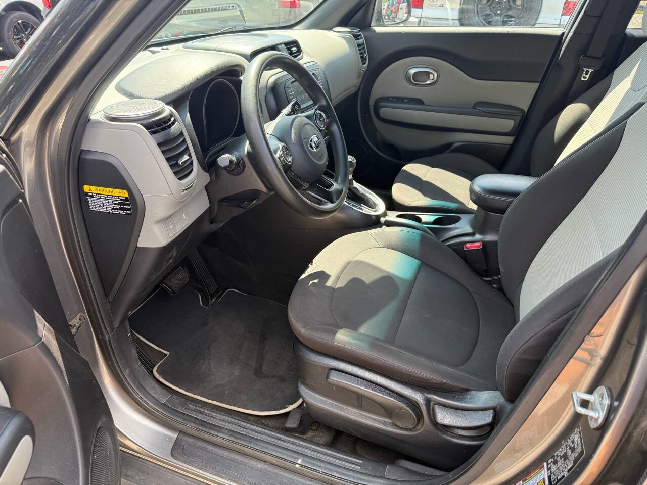 Used 2019 Kia Soul image 17