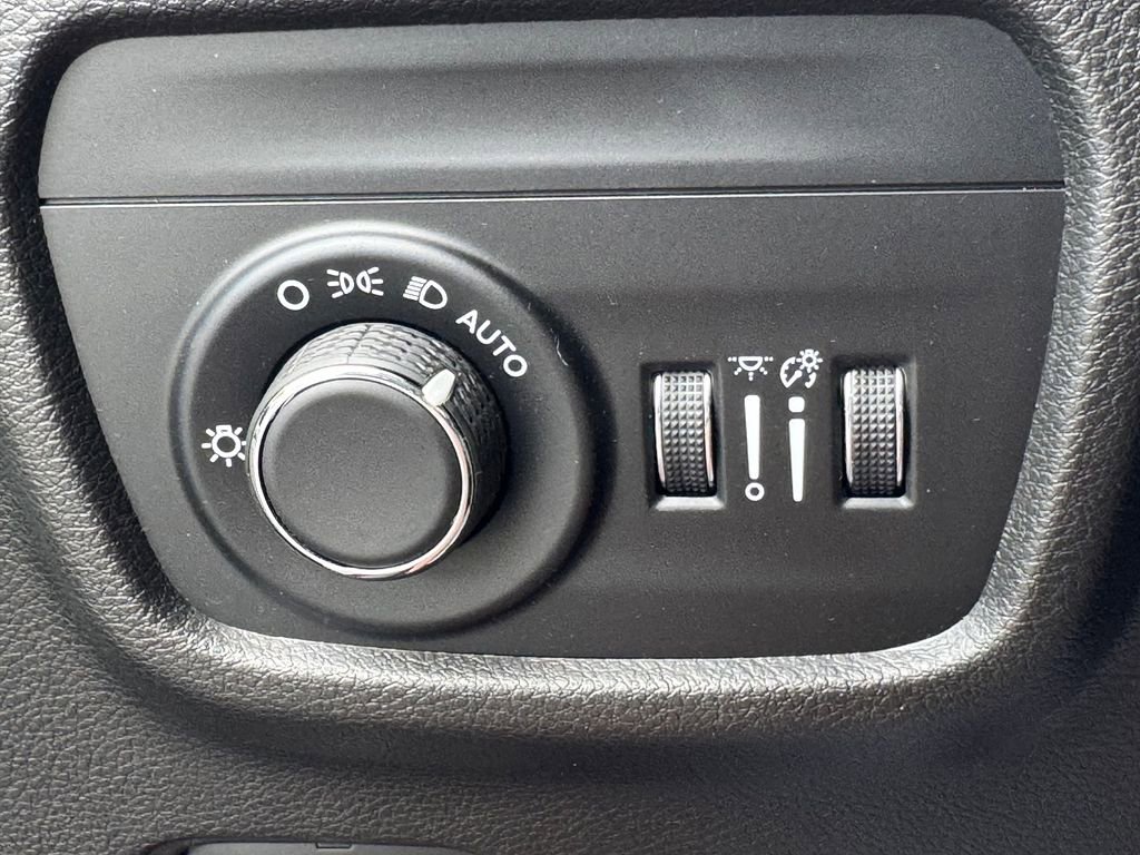 Used 2023 Jeep Grand Cherokee L Laredo AWD/4WD image 32