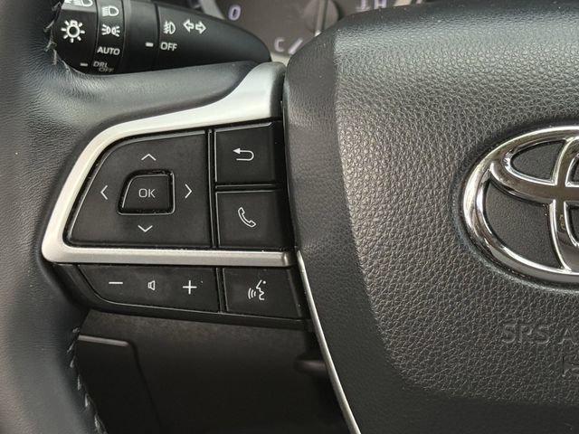 Used 2023 Toyota Highlander LE FWD image 14