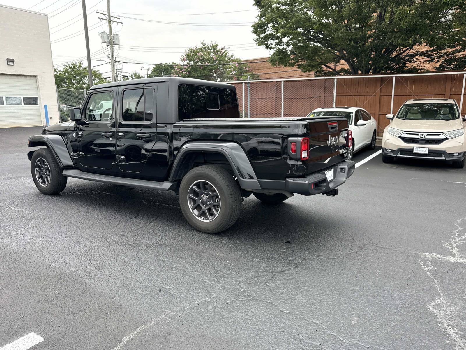 Used 2022 Jeep Gladiator Overland w/ Popular Equipment Package AWD/4WD image 21