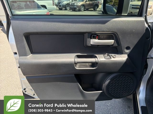 Used 2007 Toyota FJ Cruiser 4WD image 12