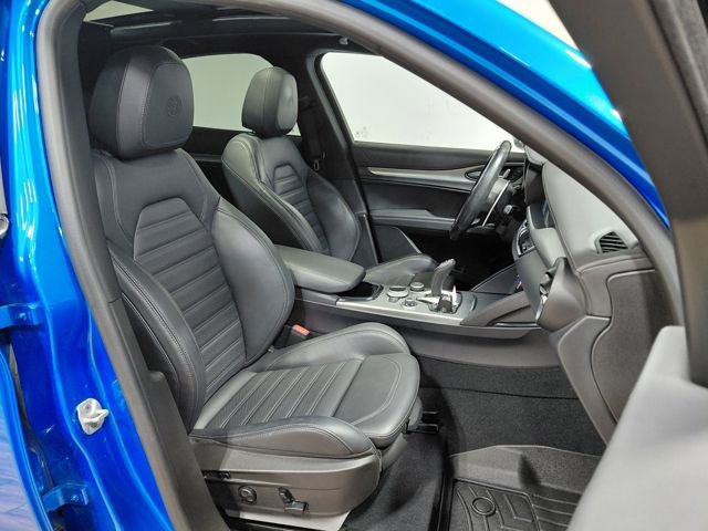 Used 2024 Alfa Romeo Stelvio Veloce image 32