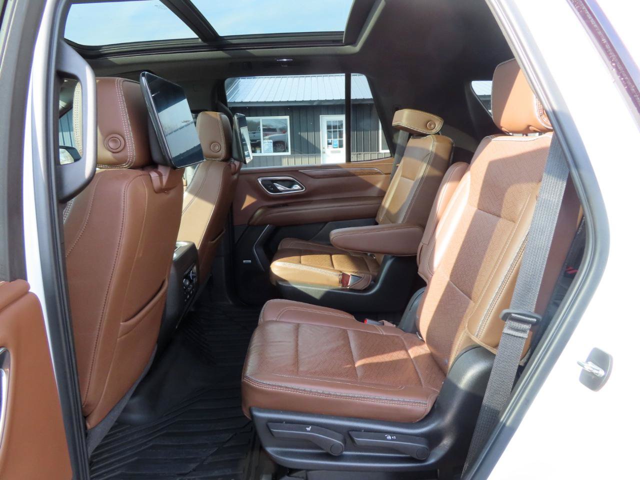 Used 2021 Chevrolet Tahoe High Country w/ Premium Package AWD/4WD image 44