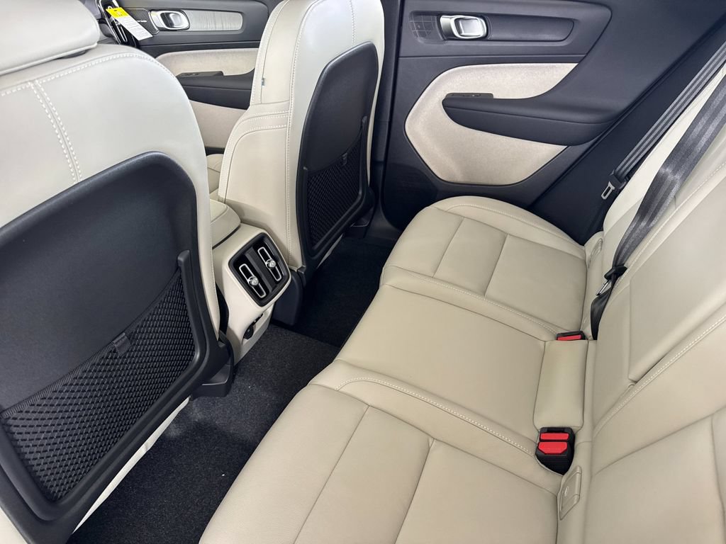 New 2026 Volvo XC40 B5 Ultra w/ Protection Package Premier AWD/4WD image 11