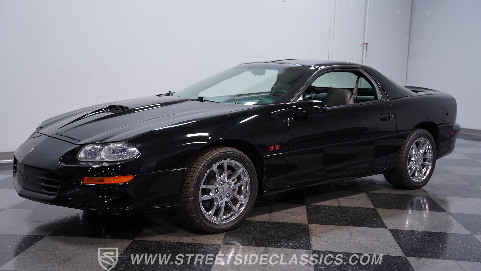 Used 2002 Chevrolet Camaro Z28 w/ SS Performance/Appearance Pkg RWD image 7