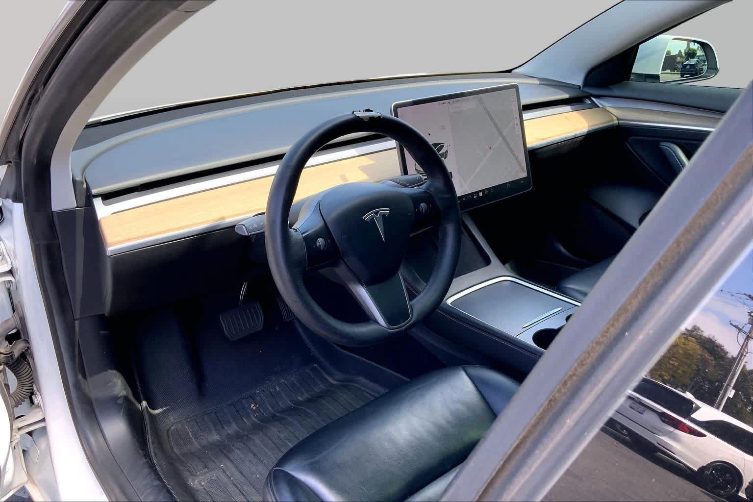 Used 2021 Tesla Model 3 Standard Range Plus RWD image 16
