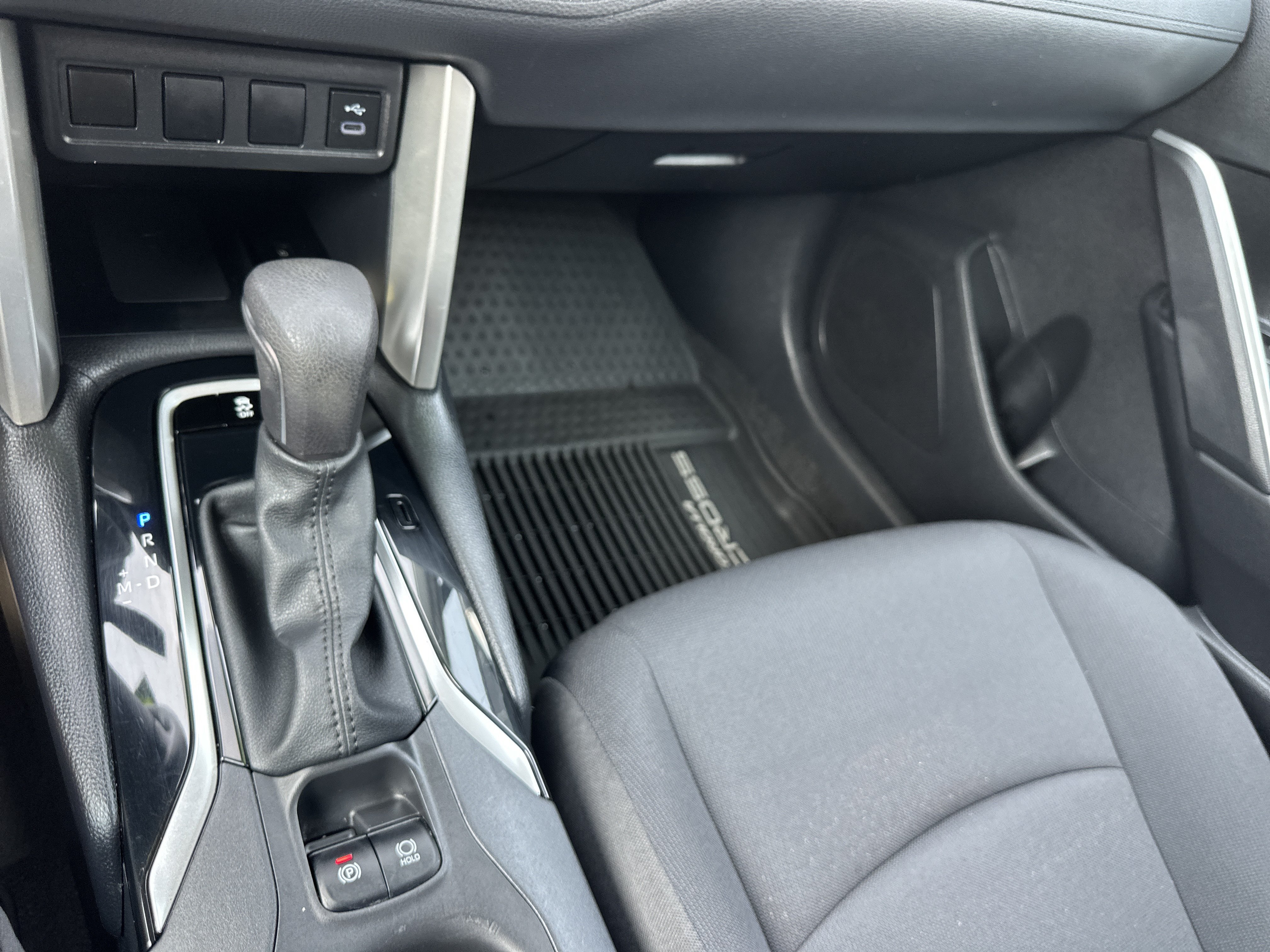 Used 2023 Toyota Corolla Cross LE FWD image 19