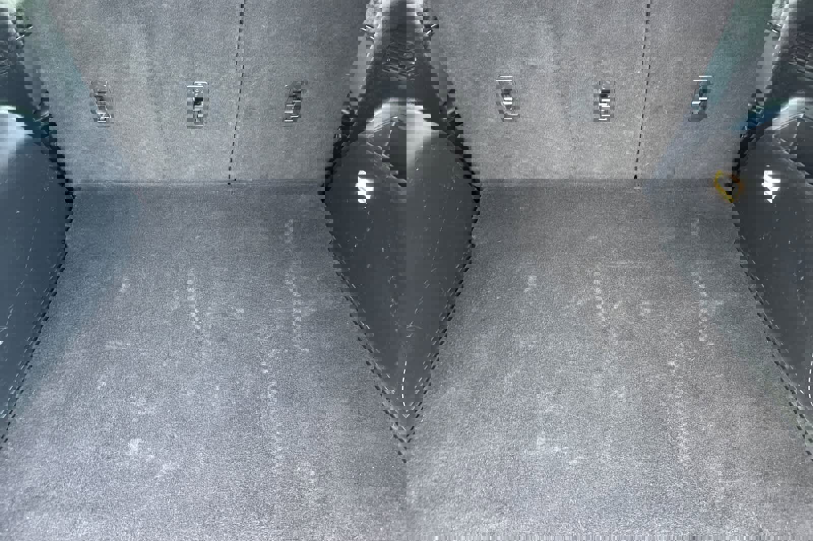 Used 2019 Ford Edge SE image 16