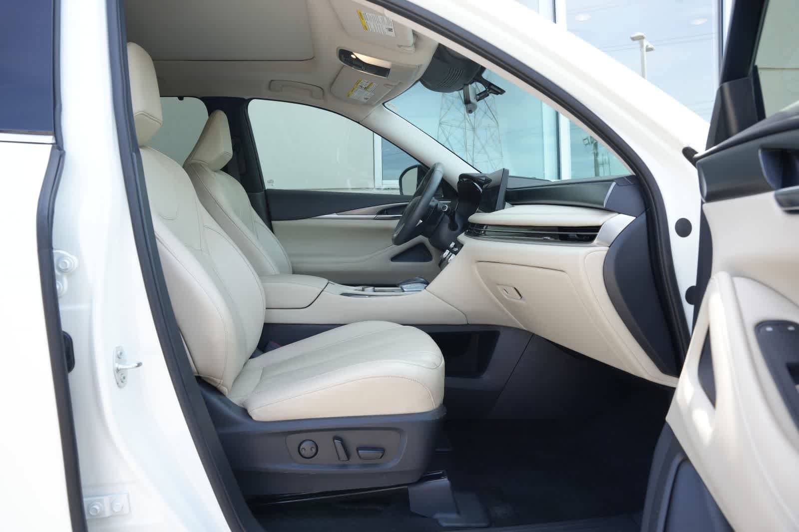 Certified 2024 INFINITI QX60 Luxe FWD image 23
